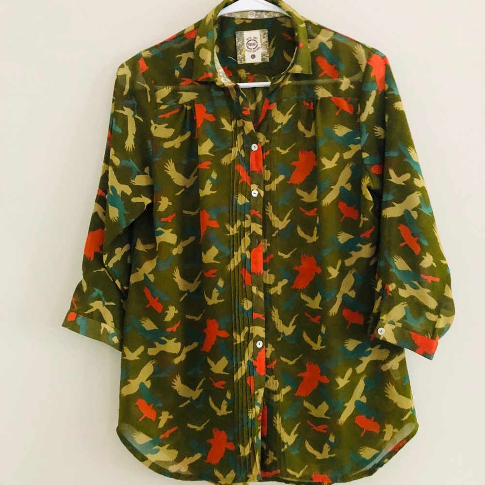 Like new floral green print shirt